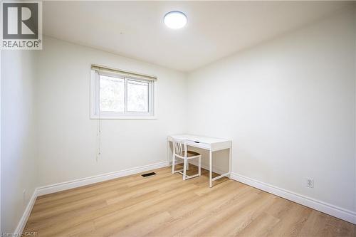 120 Marshall Street, Waterloo, ON - Indoor Photo Showing Other Room