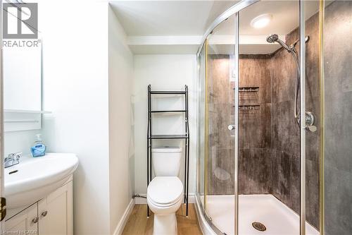 120 Marshall Street, Waterloo, ON - Indoor Photo Showing Bathroom