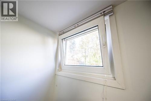 120 Marshall Street, Waterloo, ON - Indoor Photo Showing Other Room