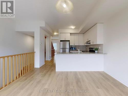 85 Danzatore Path, Oshawa, ON - Indoor Photo Showing Kitchen