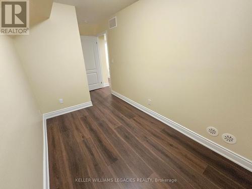 Bedroom #2 - 107 - 7 Applewood Lane, Toronto, ON - Indoor Photo Showing Other Room