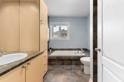 Salle de bains - 3-132 Rue Prince, Châteauguay, QC - Indoor Photo Showing Bathroom