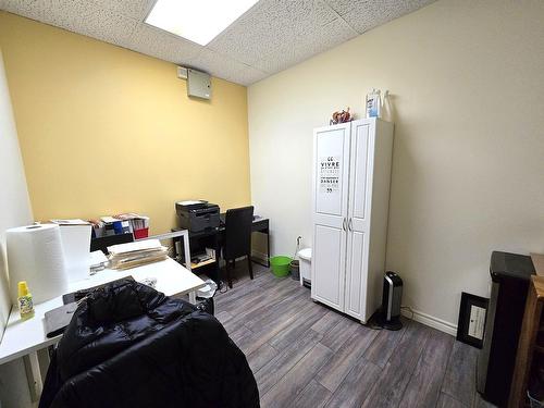 Office - 204-5785 Boul. Des Laurentides, Laval (Auteuil), QC - Indoor Photo Showing Other Room