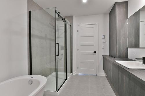 Dwelling - 512  - 516 Rue Tex-Lecor, Saint-Jérôme, QC - Indoor Photo Showing Bathroom