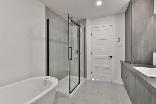 Dwelling - 512  - 516 Rue Tex-Lecor, Saint-Jérôme, QC - Indoor Photo Showing Bathroom