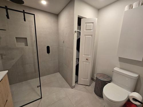 Bathroom - 1830 Rue Sicard, Montréal (Mercier/Hochelaga-Maisonneuve), QC - Indoor Photo Showing Bathroom