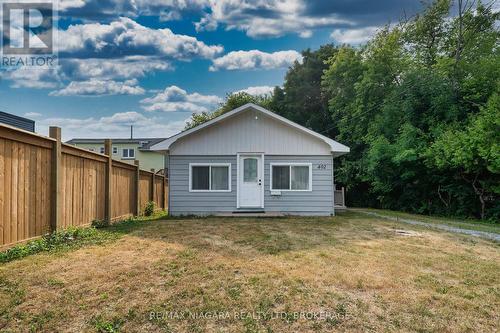 402 THE QUEENSWAY SOUTH  Georgina (Keswick South), ON L4P 2C5