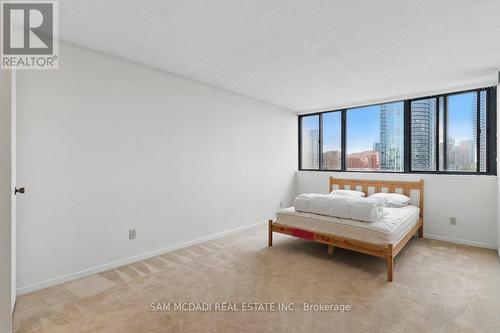 1203 - 200 Robert Speck Parkway, Mississauga, ON - Indoor Photo Showing Bedroom