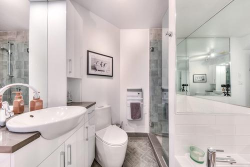 Salle de bains - 7-1240 Rue Montcalm, Montréal (Ville-Marie), QC - Indoor Photo Showing Bathroom