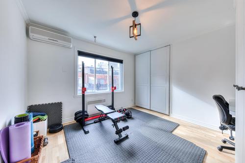 Chambre à coucher - 7-1240 Rue Montcalm, Montréal (Ville-Marie), QC - Indoor Photo Showing Gym Room