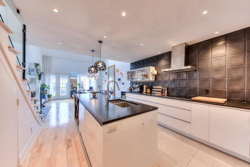 Cuisine - 7-1240 Rue Montcalm, Montréal (Ville-Marie), QC - Indoor Photo Showing Kitchen With Double Sink