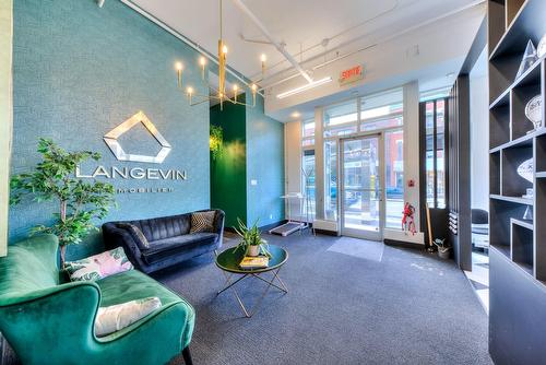 Hall d'entrée/Vestibule - 6417 Boul. St-Laurent, Montréal (Rosemont/La Petite-Patrie), QC 