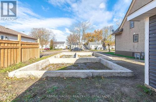 397 Gatfield Avenue, Welland (Lincoln/Crowland), ON - Outdoor