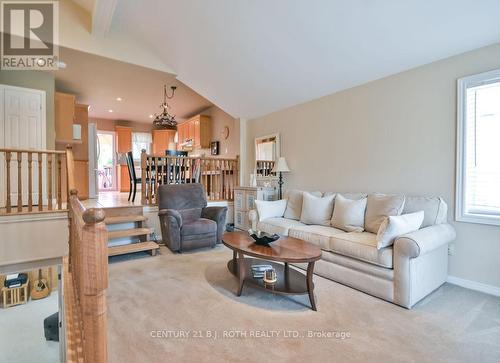 924 Vicrol Drive, Innisfil, ON - Indoor Photo Showing Living Room