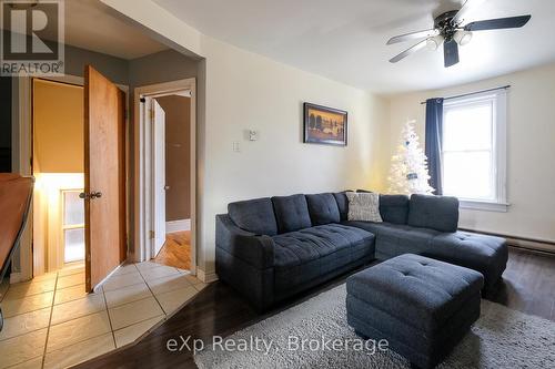 361 12Th Street E, Owen Sound, ON - Indoor Photo Showing Living Room