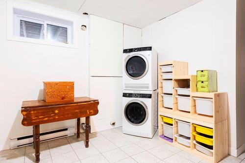 Salle de lavage - 2327 Rue Ste-Hélène, Lévis (Les Chutes-De-La-Chaudière-Est), QC - Indoor Photo Showing Laundry Room