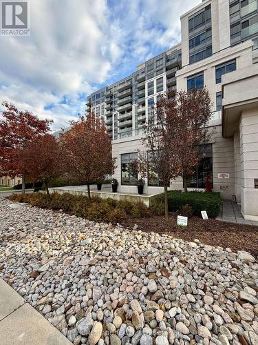 310 - 35 SARANAC BOULEVARD  Toronto, ON M6A 2G4