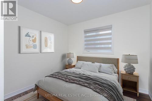 5409 Tenth Line W, Mississauga, ON - Indoor Photo Showing Bedroom