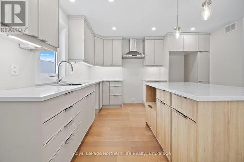 134 Andrew Avenue, North Bay (Airport), ON - Indoor Photo Showing Kitchen With Upgraded Kitchen