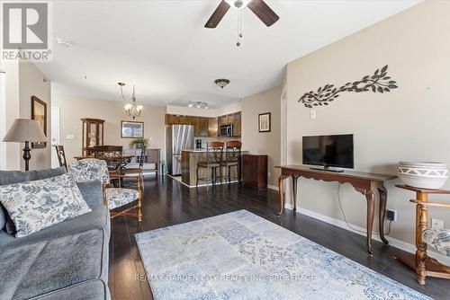 1402 - 330 Prince Charles Drive, Welland (Broadway), ON - Indoor Photo Showing Living Room
