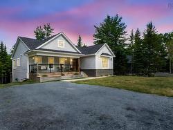 31 Hemlock Drive  Stewiacke, NS B0N 2J0