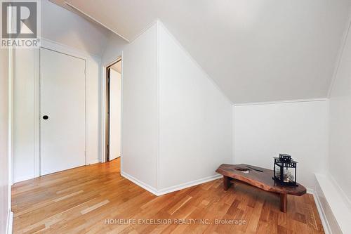 19043 Centre Street, East Gwillimbury, ON - Indoor Photo Showing Other Room