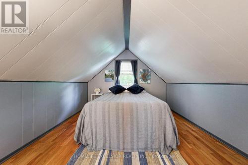 19043 Centre Street, East Gwillimbury, ON - Indoor Photo Showing Bedroom