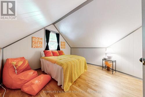 19043 Centre Street, East Gwillimbury, ON - Indoor Photo Showing Other Room