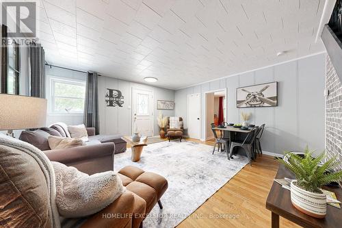 19043 Centre Street, East Gwillimbury, ON - Indoor