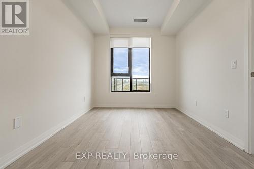 Ph1210 - 3006 William Cutmore Boulevard, Oakville, ON - Indoor Photo Showing Other Room