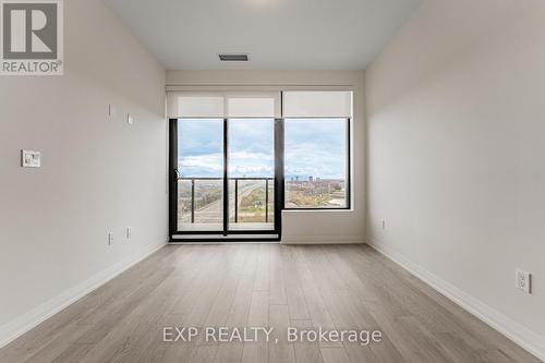 Ph1210 - 3006 William Cutmore Boulevard, Oakville, ON - Indoor Photo Showing Other Room