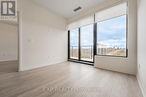 Ph1210 - 3006 William Cutmore Boulevard, Oakville, ON - Indoor Photo Showing Other Room