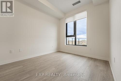 Ph1210 - 3006 William Cutmore Boulevard, Oakville, ON - Indoor Photo Showing Other Room