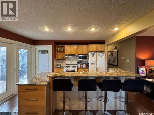 41 Halleran Crescent, Regina, SK - Indoor Photo Showing Kitchen