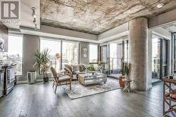 412 - 111 BATHURST STREET  Toronto, ON M5V 0M9