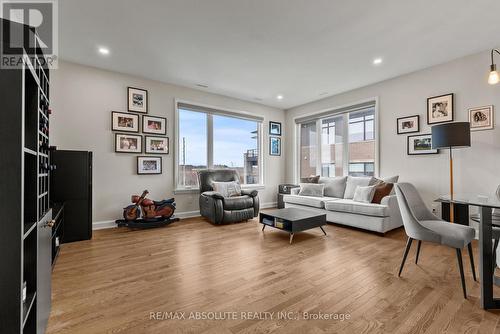 205 - 180 Boundstone Way, Ottawa, ON - Indoor Photo Showing Living Room
