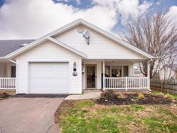 86E Orlebar Street  Charlottetown, PE C1A 4X8