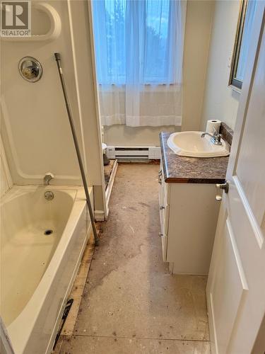 66 Back Track Road, Spaniards Bay, NL - Indoor Photo Showing Bathroom