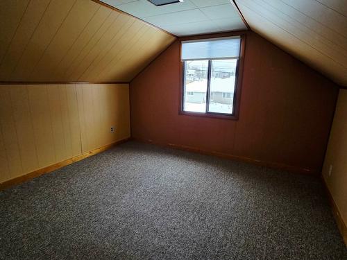 608 4 Avenue, Kimberley, BC - Indoor Photo Showing Other Room