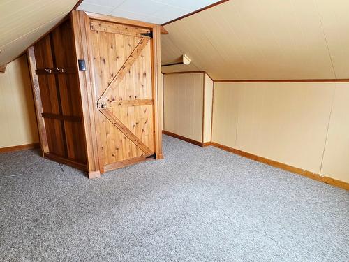 608 4 Avenue, Kimberley, BC - Indoor Photo Showing Other Room