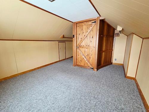 608 4 Avenue, Kimberley, BC - Indoor Photo Showing Other Room