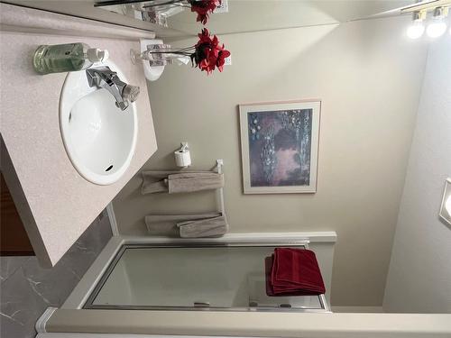 15-2375 1St Street, Cranbrook, BC - Indoor Photo Showing Laundry Room