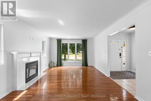 343 Sunrise Crescent, Kingston (East Gardiners Rd), ON - Indoor With Fireplace