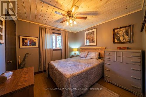 Bedroom 1 - 1022 Fosters Lane, Frontenac (Frontenac North), ON - Indoor Photo Showing Bedroom