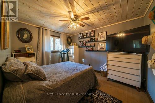 Bedroom 2 - 1022 Fosters Lane, Frontenac (Frontenac North), ON - Indoor Photo Showing Bedroom