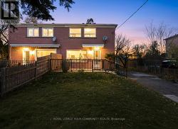 245 DEMAINE CRESCENT  Richmond Hill, ON L4C 2W4