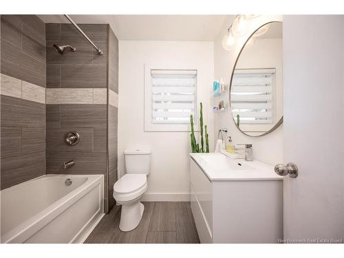 29 Hows Cres, Moncton, NB 