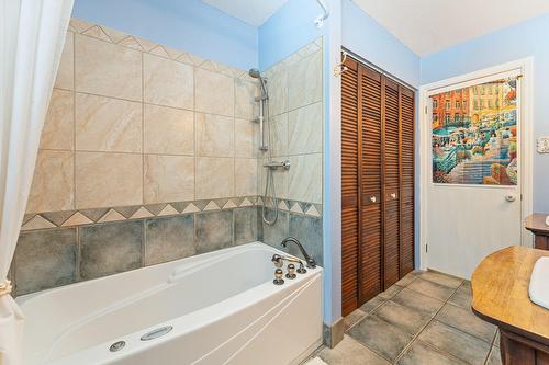 Bathroom - 1871 Ch. Goddard, Sherbrooke (Fleurimont), QC - Indoor Photo Showing Bathroom