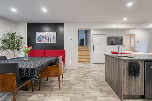 Cuisine - 208 Rue Savignac, Saint-Germain-De-Grantham, QC - Indoor Photo Showing Kitchen With Upgraded Kitchen