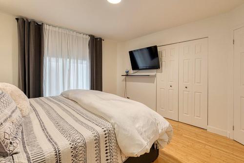 Chambre à coucher principale - 208 Rue Savignac, Saint-Germain-De-Grantham, QC - Indoor Photo Showing Bedroom